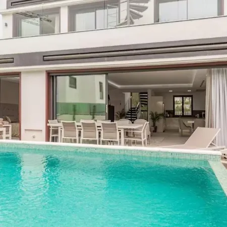 Praia, Piscina E Sol Em * Lagos